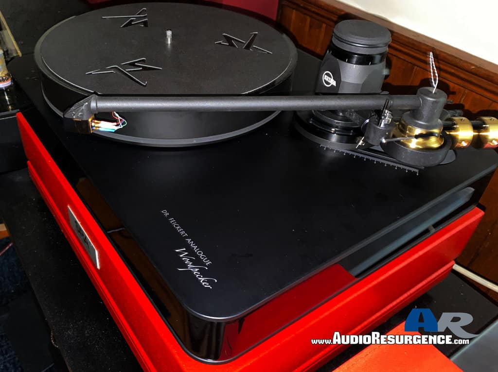 Dr. Feickert Woodpecker turntable Kuzma Stogi S 12VTA tonearm